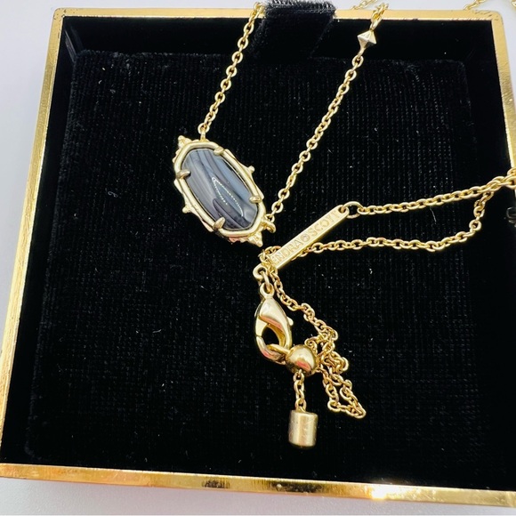 Kendra Scott Gold Tone Baroque Ella Pendant With Black Banded Agate Necklace - Picture 2 of 7